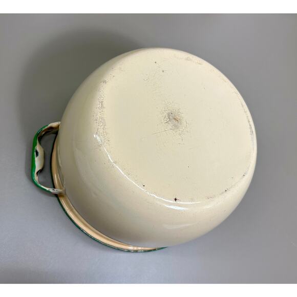 Mid-Century Farmhouse Cream & Green Enamelware 4 Qt Stock Pot - Lid + Steamer - Picture 5 of 8